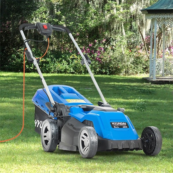 Hyundai-HYM3800E-Electric-1600W-230V-38cm-Rotary-Rear-Roller-Mulching-Lawnmower-hym3800e-lifestyle-600x600_1