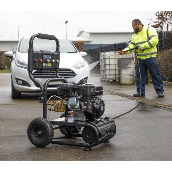 Sealey-Self-Priming Pressure Washer-PWM2500SP-being-used