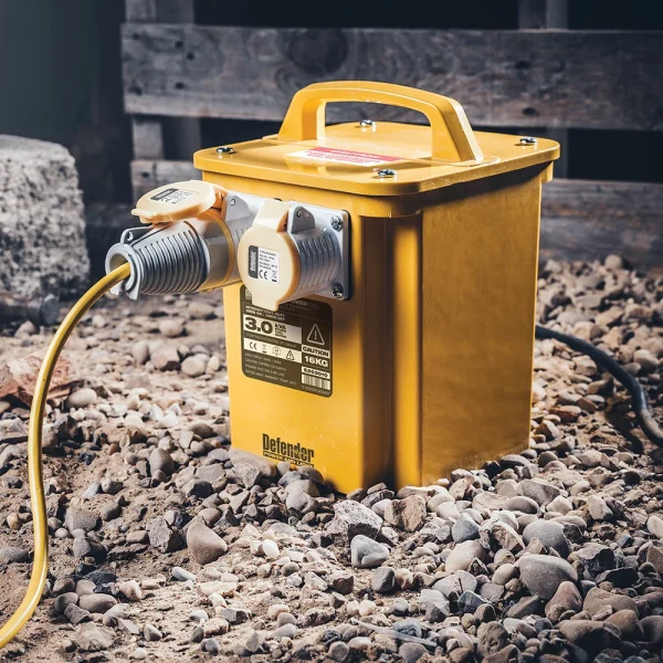 Defender-3kVA-Portable-Transformer-16A-E203010-view-4